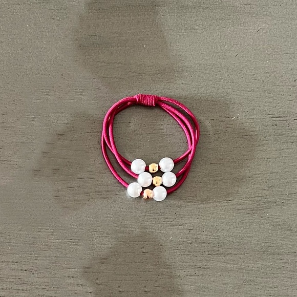 Raspberry Purple Pink White Pearl & Gold Bead Triple Elastic Bracelet Hair Tie - Picture 1 of 2